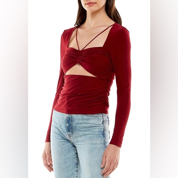 WAYF Melrose Cutout Detail Halter Neck Top 🌸IN STORES🌸 - Picture 2 of 3